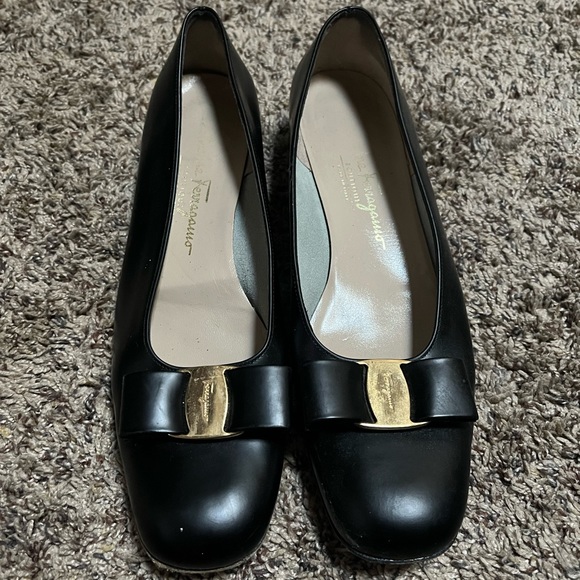 Salvatore Ferragamo Bow Shoes - Picture 11 of 11